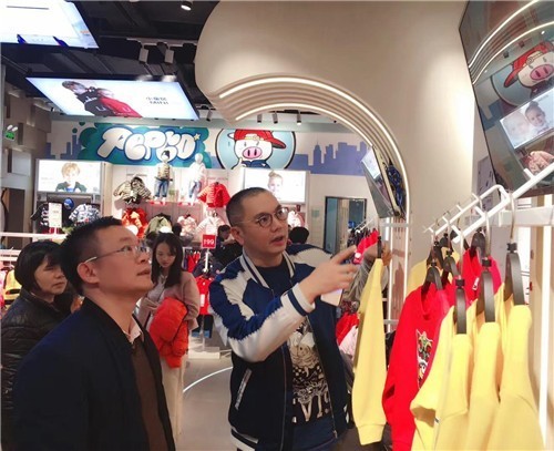 開業(yè)3天業(yè)績達(dá)32萬的“黑”店，為什么寧愿排隊(duì)也要去？