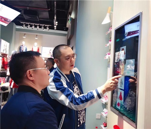 開業(yè)3天業(yè)績達(dá)32萬的“黑”店，為什么寧愿排隊(duì)也要去？