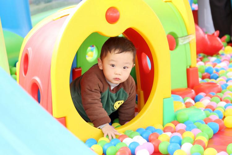 研究發(fā)現(xiàn)：寶寶出生后6年內 家長都睡不好