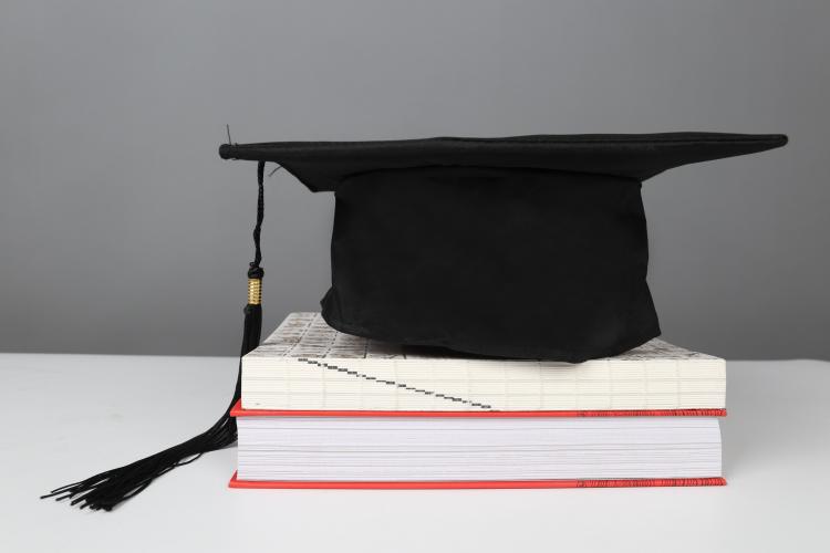 “媽媽?zhuān)也幌肟即髮W(xué)”兩個(gè)媽媽不同的回答