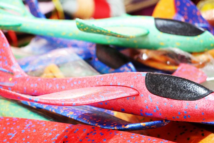 孩子可不是臺簡單的“碎鈔機”