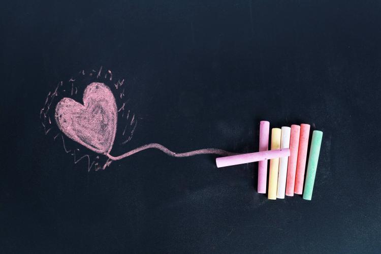 粉筆“押寶”線下班，能否延續(xù)線上的高增長(zhǎng)？