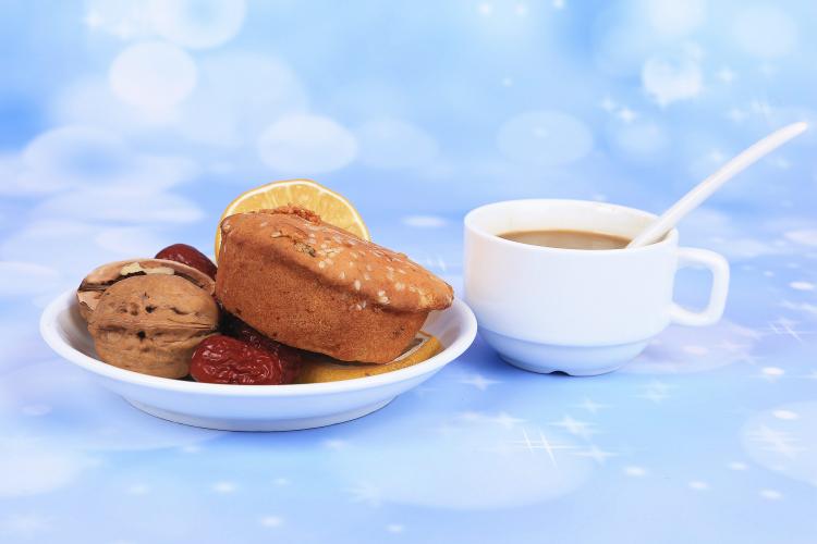 寶媽給寶寶喂食時需要特別注意，以防過敏