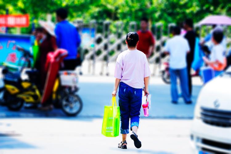 浙江擬出減負(fù)33條：一二年級拒絕紙筆測、小學(xué)不得期中考