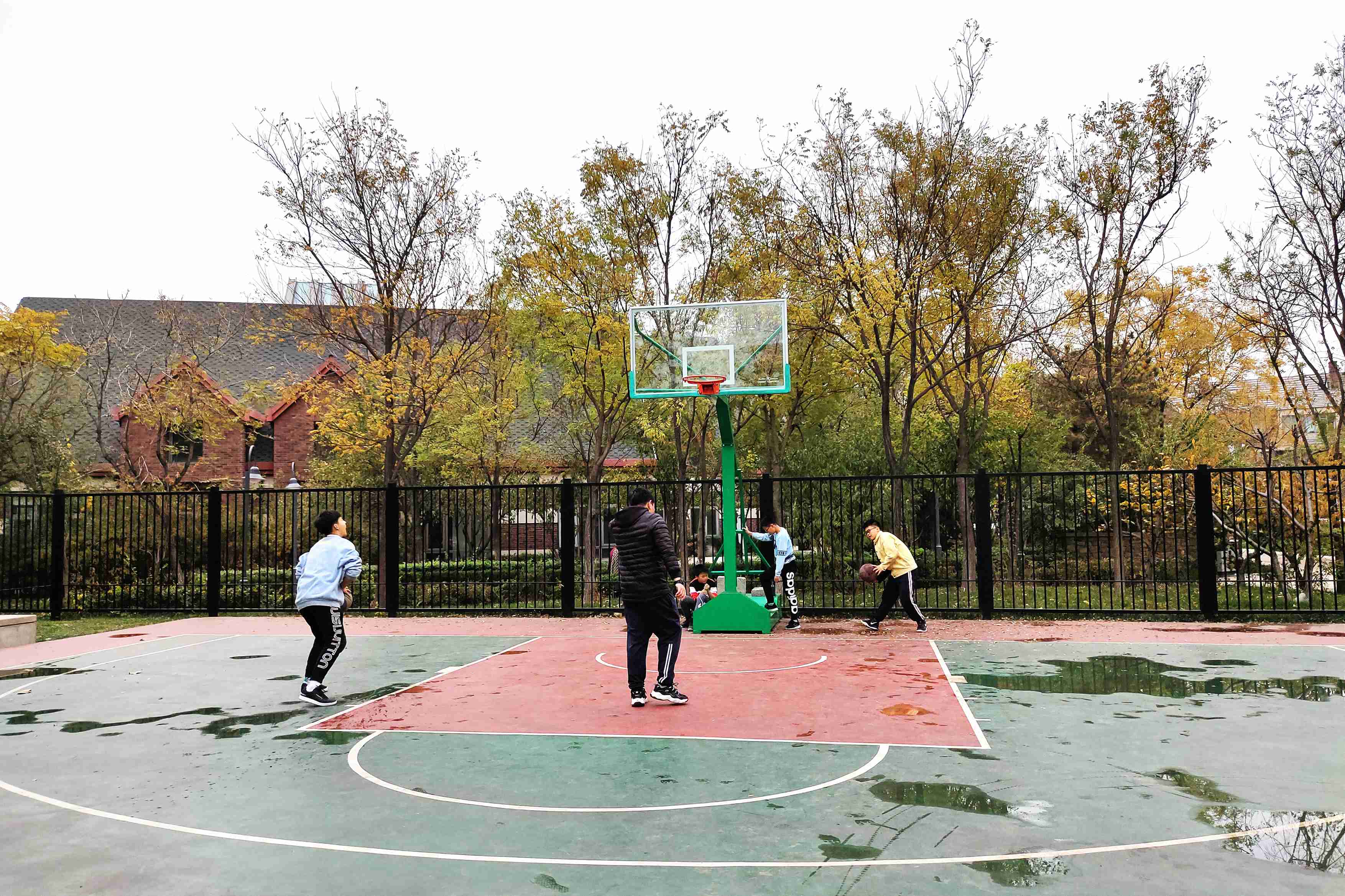 體育老師主動申請當(dāng)班主任 家長質(zhì)疑：成績能好嗎