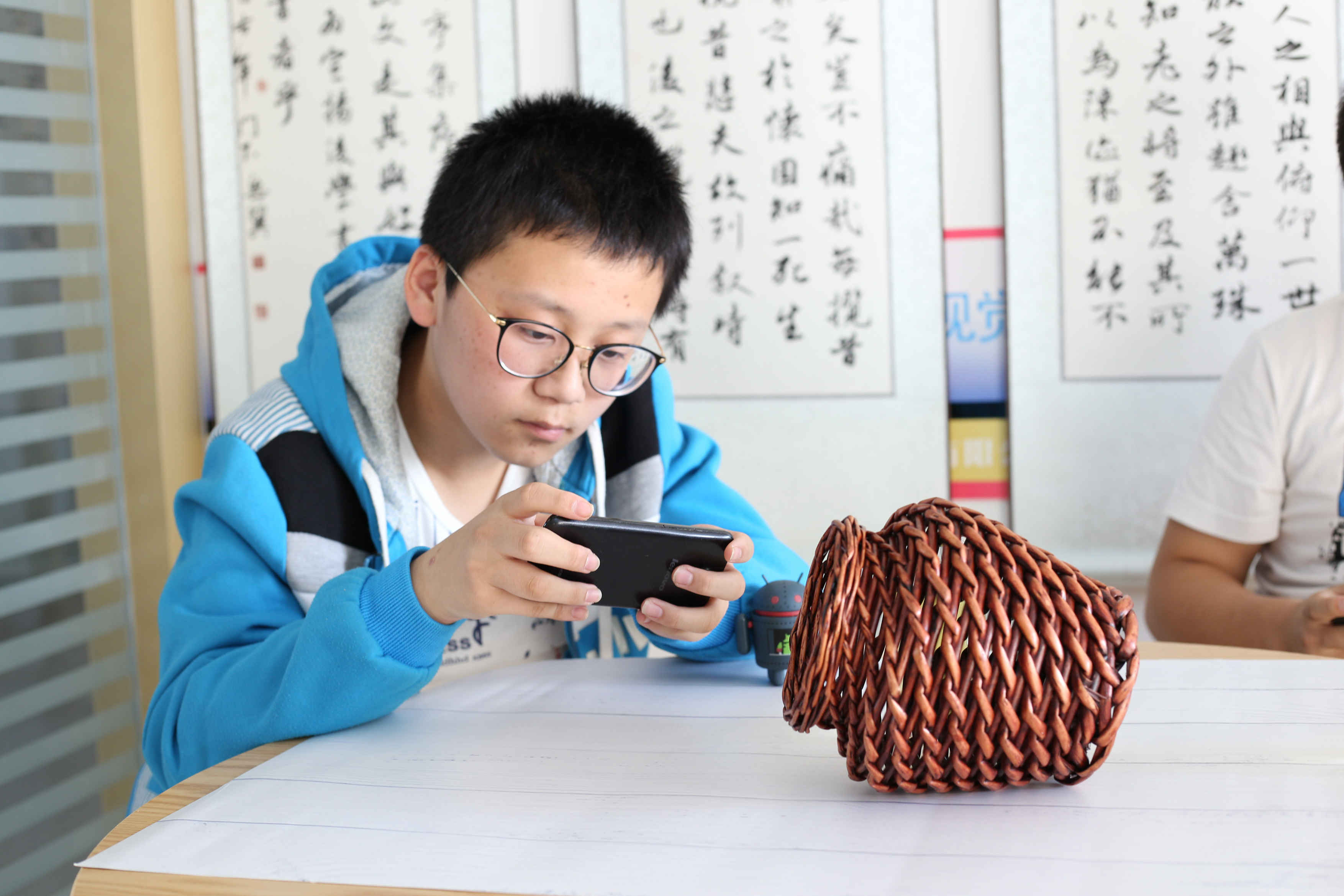 孩子弱視剛治好 不要急著摘掉眼鏡