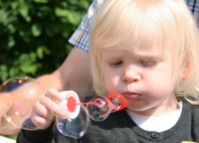 早產(chǎn)兒表現(xiàn)異常、反應(yīng)遲緩應(yīng)警惕腦癱