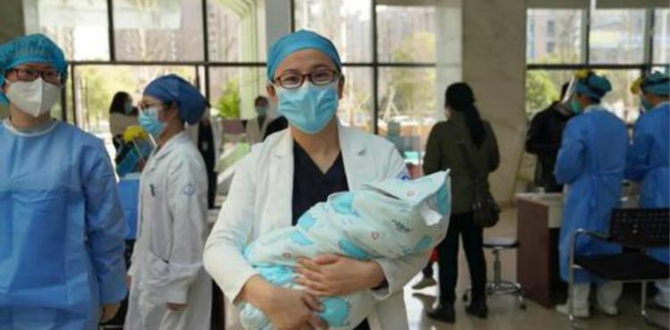 "小湯圓"健康出院 取名"陳佑一"寓意天佑中華