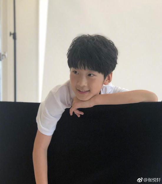 張亮兒子天天曬彈鋼琴視頻，星二代的才藝培養(yǎng)之路