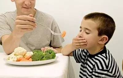 娃吃下去的是飯，培養(yǎng)的是終生受益的習(xí)慣