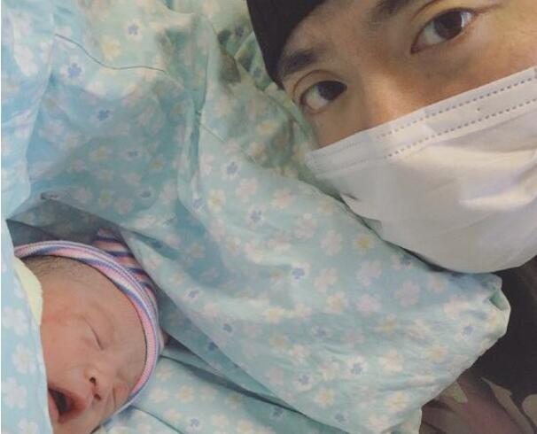 四年一次生日! 說唱歌手JonyJ升級(jí)當(dāng)奶爸