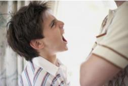 經(jīng)常吼孩子會(huì)有什么影響 如何教育好孩子呢？