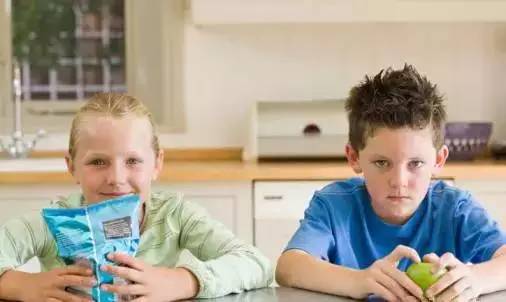 不要讓嫉妒心毀了孩子一生