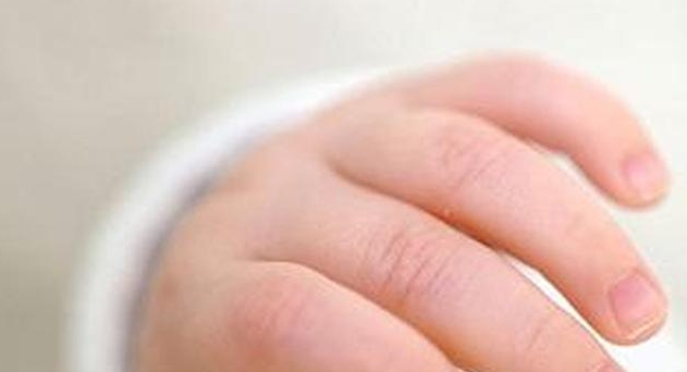 孩子指甲凹凸不平？不一定都是營養(yǎng)不良