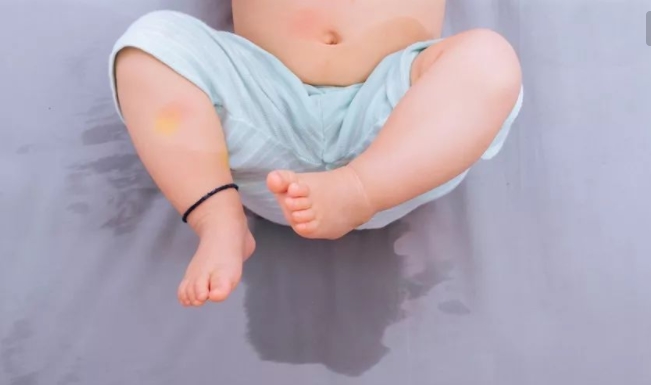 寶寶尿床還在延續(xù)，你該怎么辦？