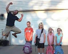 寶寶常笑好處多 親貝網(wǎng)推薦這四種方式增加親子互動(dòng)