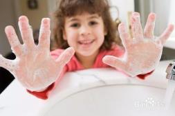 寶寶不洗手有很多危害 要讓寶寶養(yǎng)成洗手習(xí)慣