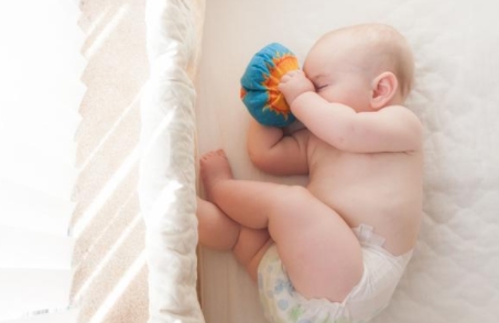 家長要注意了 孩子有這兩個表現(xiàn) 不是情商高 而是缺愛了