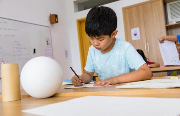 沙溢深夜發(fā)長文談孩子教育 少些工作也要多陪伴