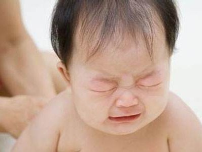 為什么有的孩子長了白頭發(fā) 家長應(yīng)該怎么辦?