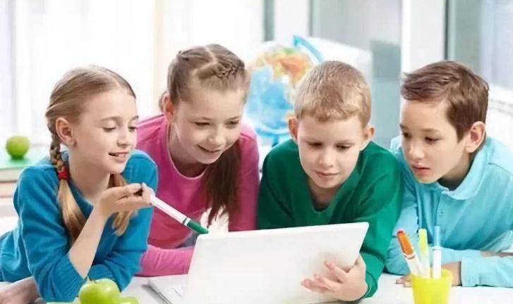 在孩子6歲前，要培養(yǎng)好社交禮儀