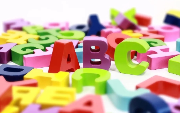 先學(xué)拼音還是先學(xué)英語？媽媽們應(yīng)該先搞明白這一件事