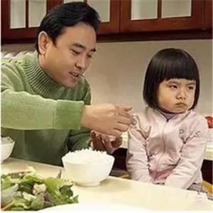 中國父母育兒應(yīng)該學(xué)會狠心 適當(dāng)自私才是更好的辦法