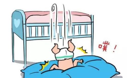 你的寶寶墜床過嗎?做好防護(hù)措施預(yù)防孩子墜床