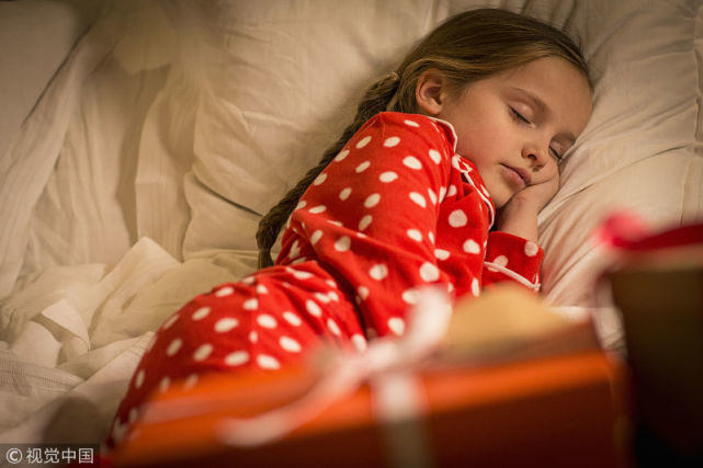 寶寶睡醒后如果有這3種行為 說(shuō)明孩子智商高