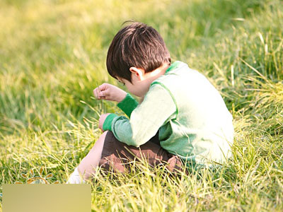 聰明的父母這樣引導(dǎo)寶寶 幫助他平穩(wěn)度過(guò)“認(rèn)生期”