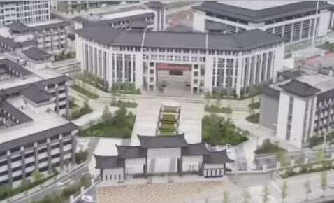 鎮(zhèn)安7.1億豪華中學(xué)學(xué)生發(fā)聲 回家不方便消費(fèi)變高了