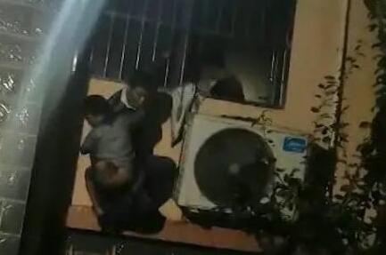 被困火場(chǎng)6歲男孩說先救妹妹 :網(wǎng)友世界欠我一個(gè)好哥哥