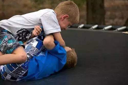 如果你的孩子被打了怎么辦？