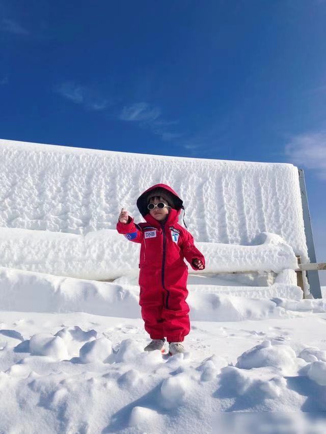 麥迪娜發(fā)文曬全家滑雪照 滑雪需要注意這些安全要點