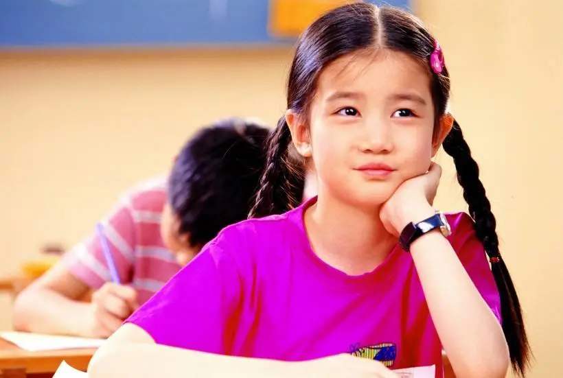 老師調(diào)換孩子座位的真實(shí)原因是這個(gè)，滿滿的套路