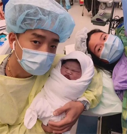 “暴躁寶寶”在網(wǎng)上走紅，一臉生氣的小模樣笑噴無數(shù)網(wǎng)友