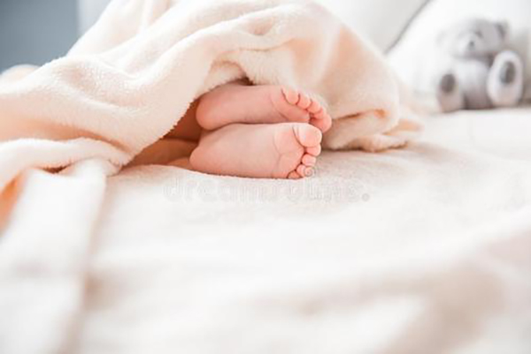 孩子醒的特別早？試試這幾招