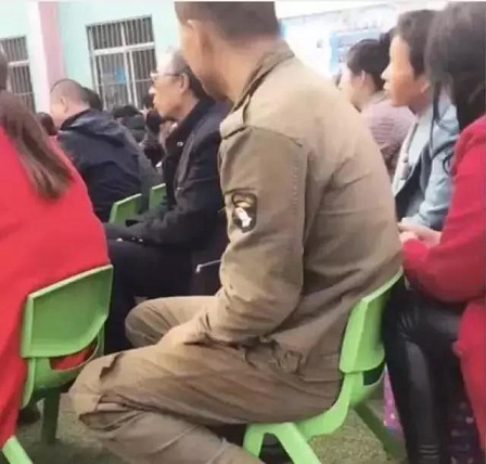 “我爸爸媽媽又不偷不搶，有什么好嫌棄的”，兒子的話讓父母感動(dòng)