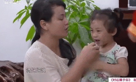 孩子情緒崩潰時怎么辦？胡可的做法被網友點贊