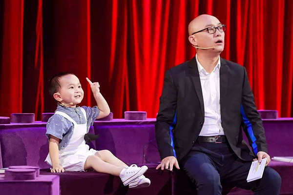 五歲萌娃詩(shī)詞儲(chǔ)備超成人，別人家的奶奶從沒(méi)讓人失望過(guò)！