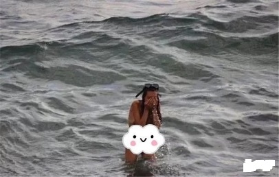 “最強(qiáng)產(chǎn)婦”去海里游泳順便生娃，這位俄羅斯寶媽火了