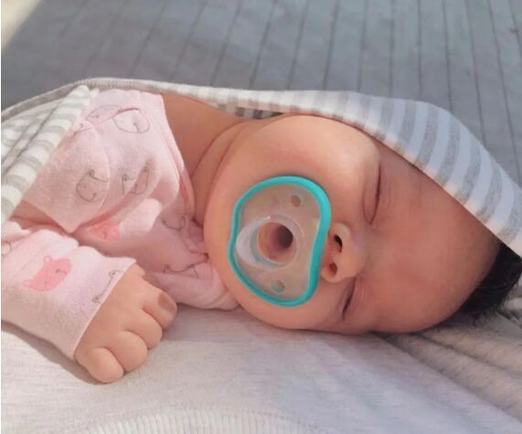 硅膠奶瓶哪個(gè)品牌好 看完這些就明白！