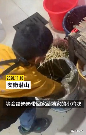 9歲男童因偷錢被父親扭送派出所，網(wǎng)友：懂教育的家長不會這么做