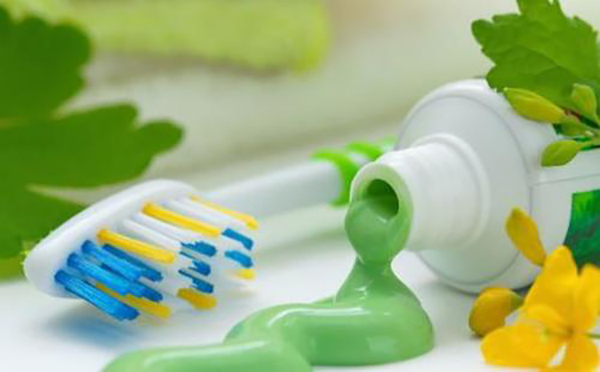 家有調(diào)皮寶寶弄翻熱水怎么辦？急救措施需謹(jǐn)記