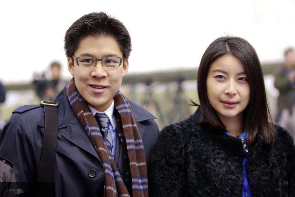 郭晶晶一家慶祝女兒2歲生日，霍啟剛舉動(dòng)被網(wǎng)友怒贊