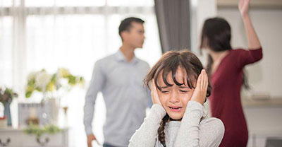 周杰倫曬女兒照片，背影酷似媽媽