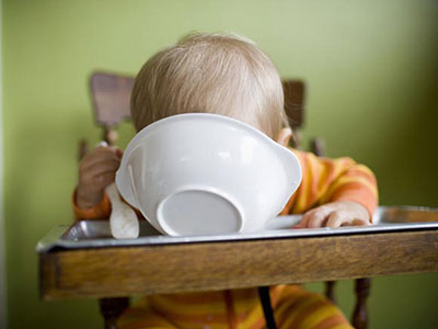 為什么寶寶不愿意安安靜靜坐餐椅吃飯？