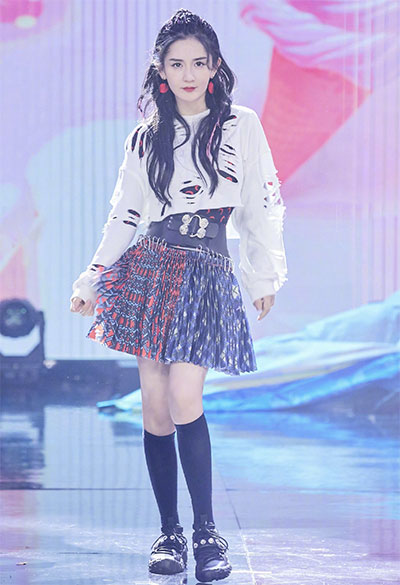 40歲謝娜二胎產(chǎn)女，網(wǎng)友：張杰的小情人都來報(bào)道