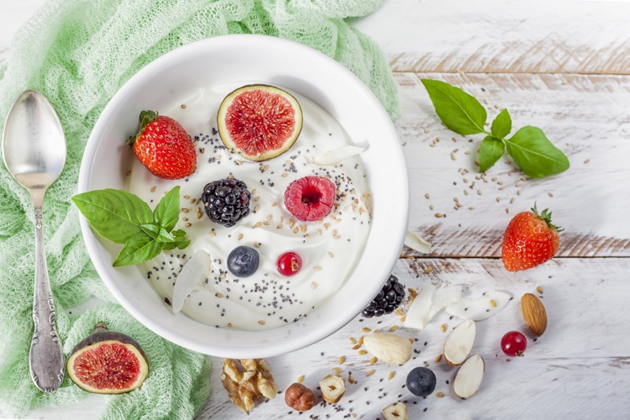 大果粒、輕養(yǎng)生、植物基……新消費(fèi)時(shí)代下的酸奶變革史