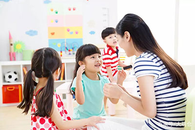 孩子太放得開(kāi)，可能暗示教育方式不當(dāng)